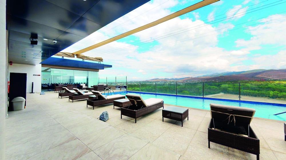 Hampton Inn And Suites San Luis Potosi Slp Экстерьер фото